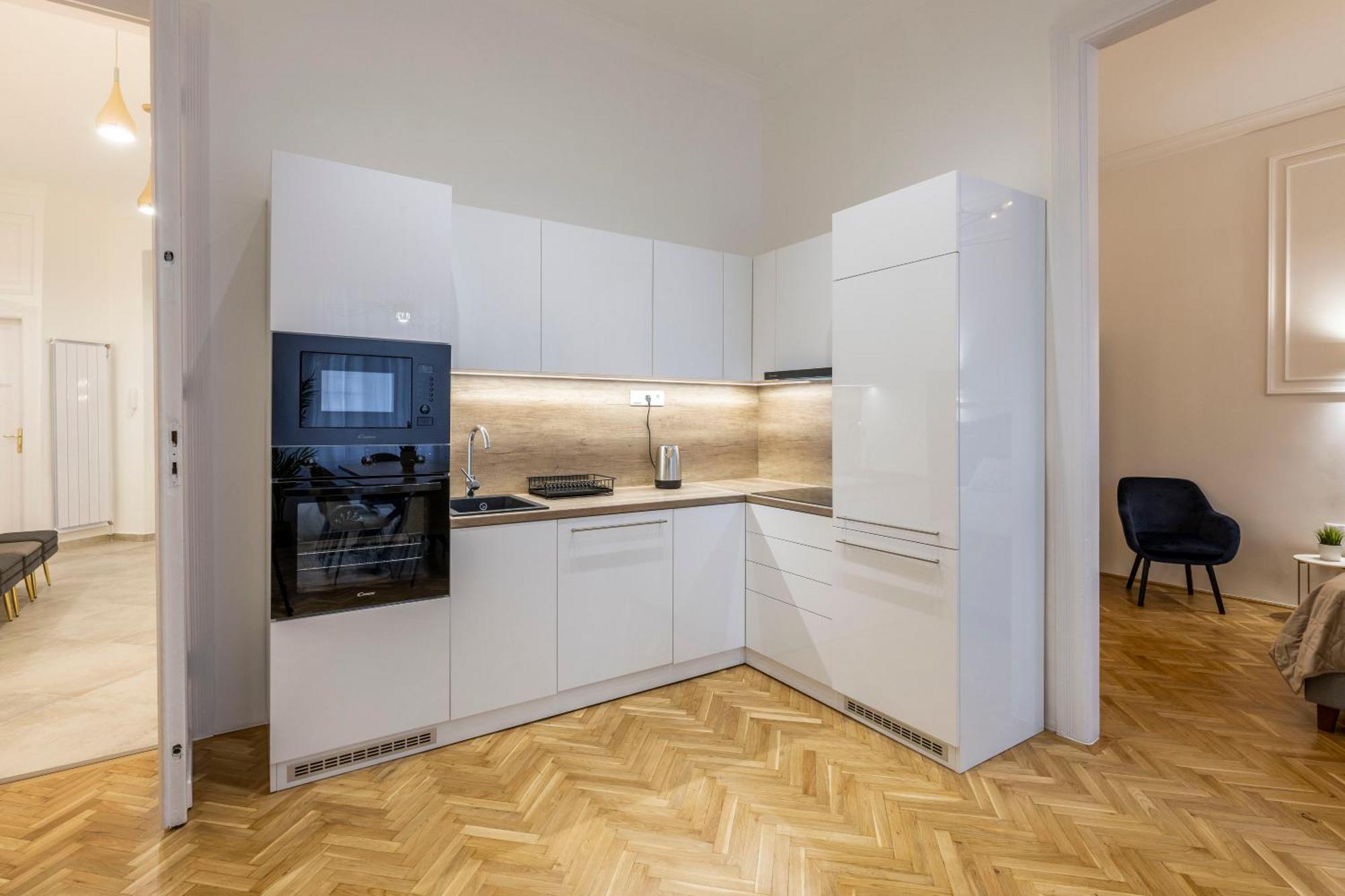 Luxurious Central 4Bedrm 3Bathrm Residence W/ Balcony Budapeste Exterior foto