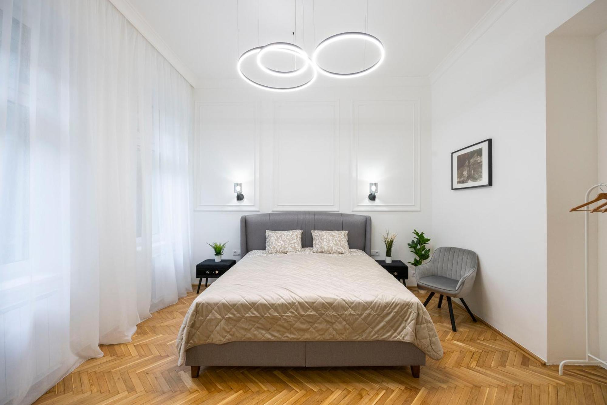 Luxurious Central 4Bedrm 3Bathrm Residence W/ Balcony Budapeste Exterior foto