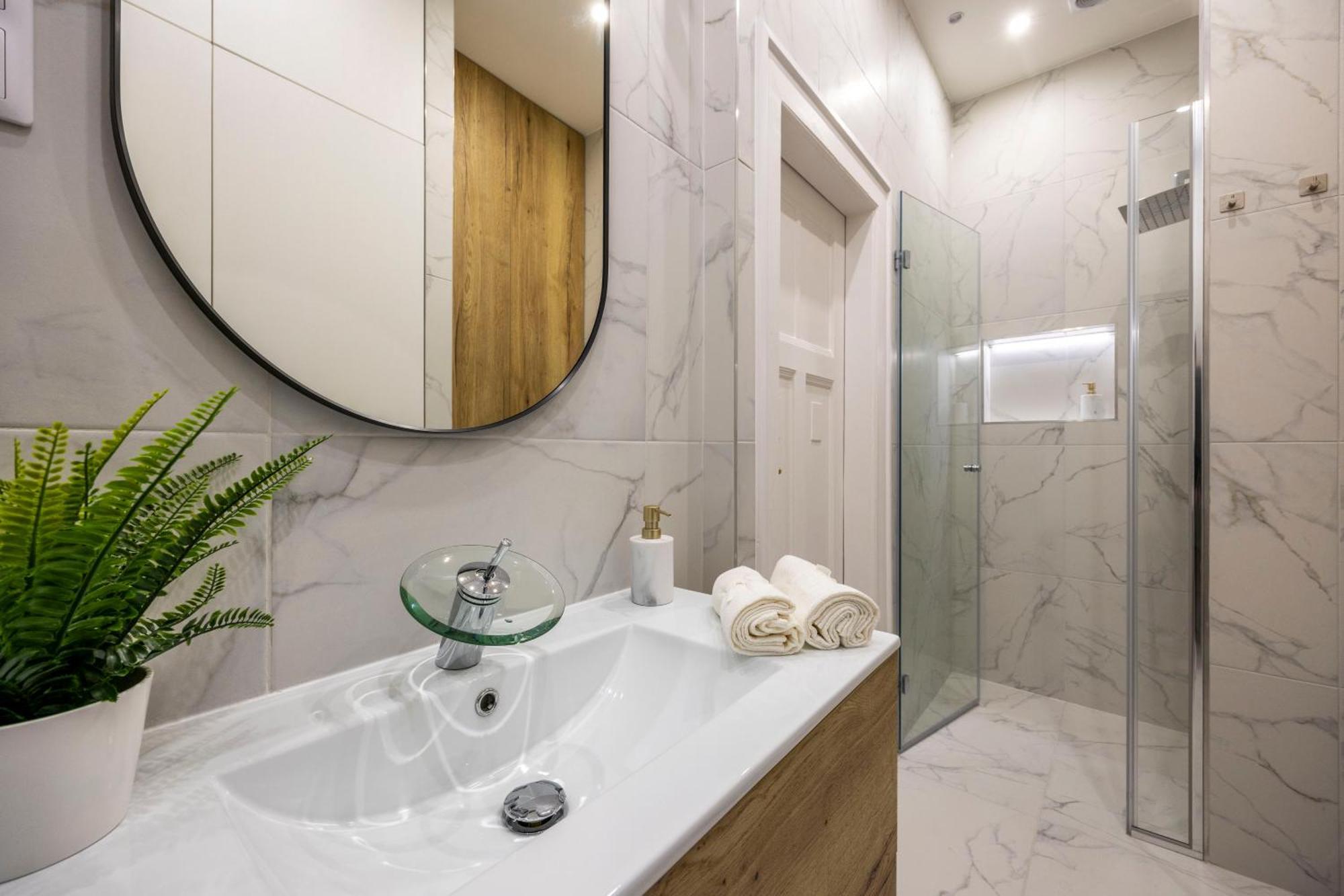 Luxurious Central 4Bedrm 3Bathrm Residence W/ Balcony Budapeste Exterior foto