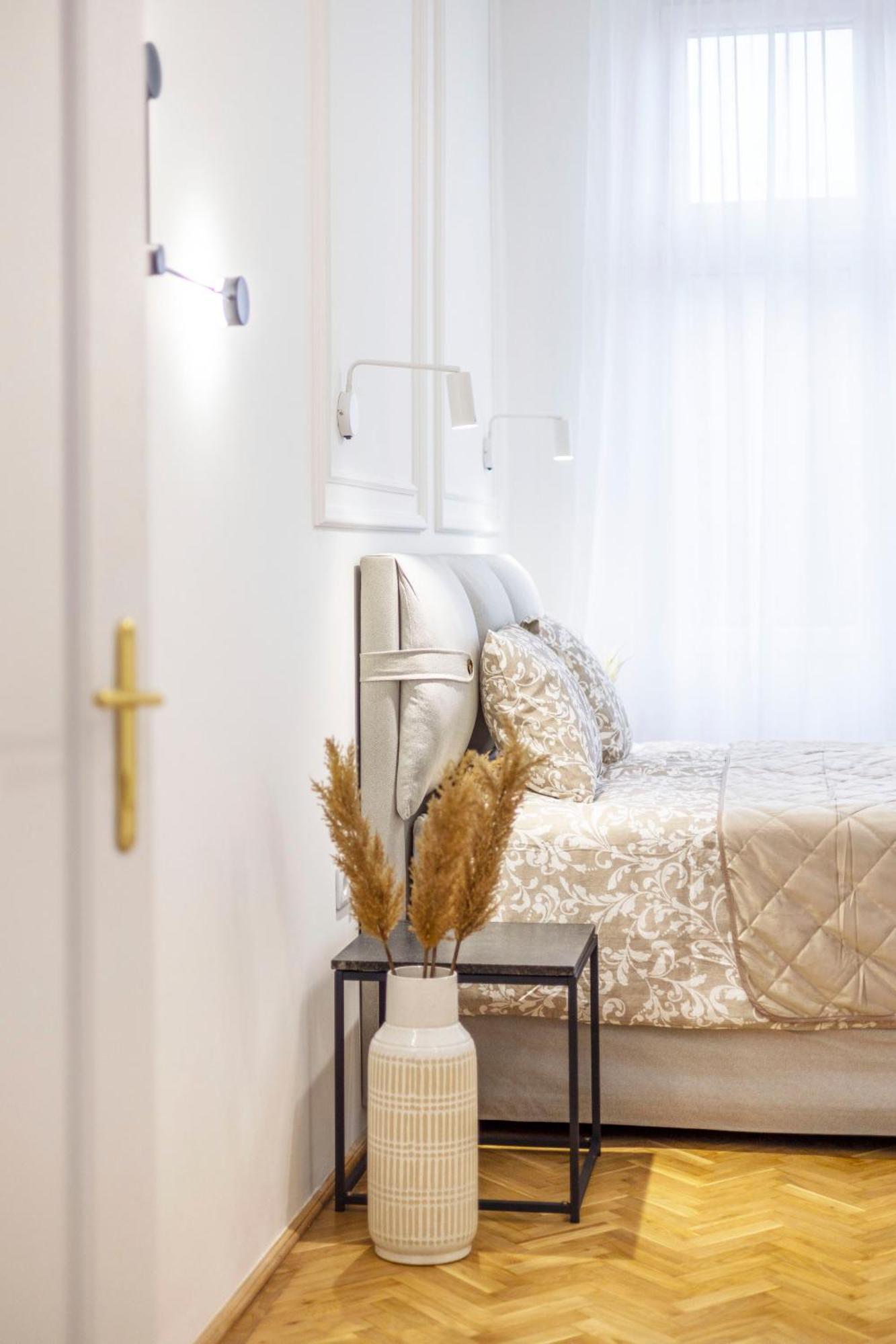 Luxurious Central 4Bedrm 3Bathrm Residence W/ Balcony Budapeste Exterior foto