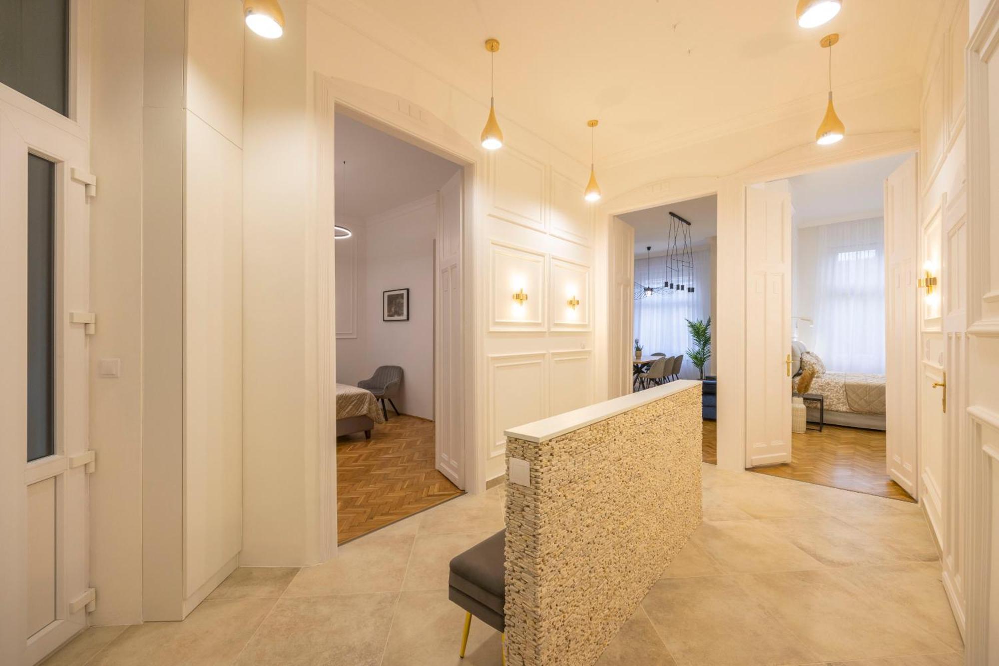 Luxurious Central 4Bedrm 3Bathrm Residence W/ Balcony Budapeste Exterior foto